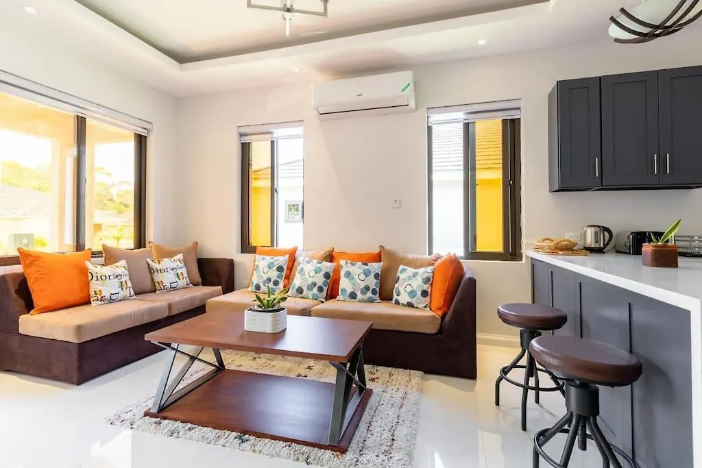 Sun Shine Luxury Villas 2 Bedroom Pool & Gym Ocho Rios St Ann 0*,  ジャマイカ